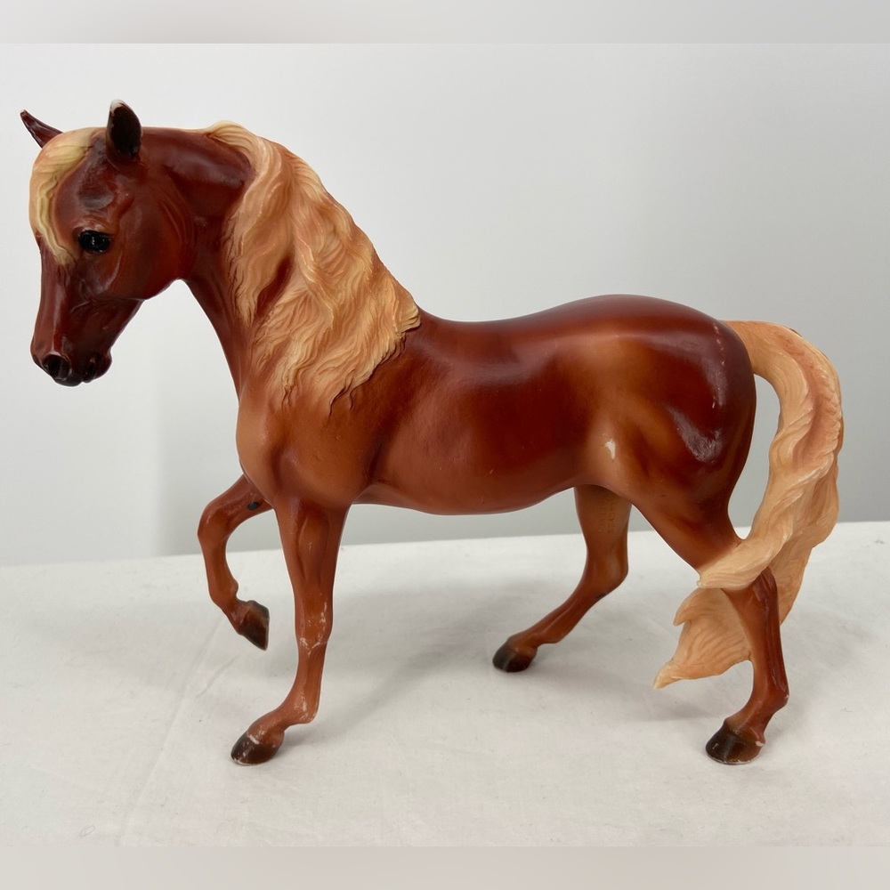 Breyer Model #1255 My Friend Flicka from the classic story, 2004-2005 Book Incl